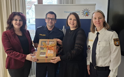 Gross und Wagner sagen bei der PI Nittendorf Danke - Foto J. Gross