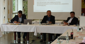 Rainer Hummel , der Leiter des Kreisjugendamtes, Karl Mooser, und der Direktor der (KJF), Michael Eibl